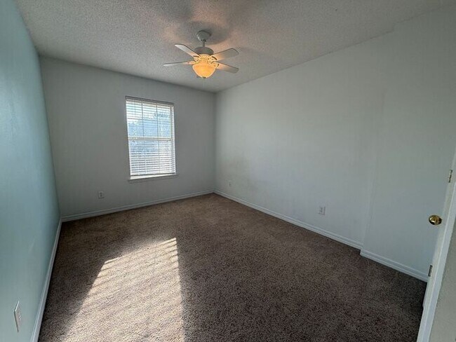 Building Photo - Gulf Breeze - Grand Ridge - 4 bedroom, 2.5...