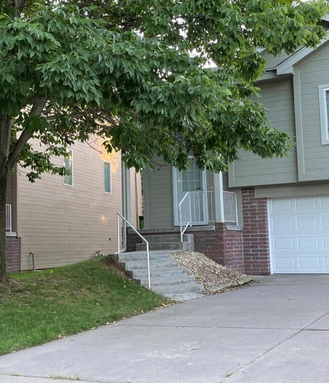 Building Photo - 4418 S 178th St