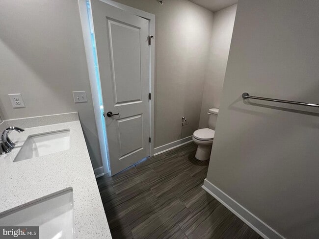 Building Photo - 327 Foundry St