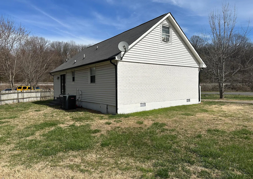 Building Photo - 200 glenrose ct