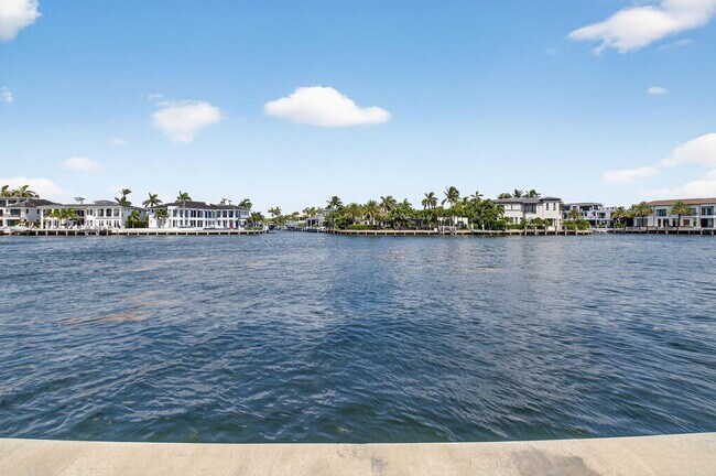 Building Photo - 2871 N Ocean Blvd