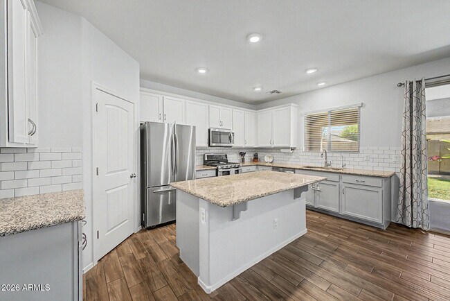 Building Photo - 17153 W Butler Ave