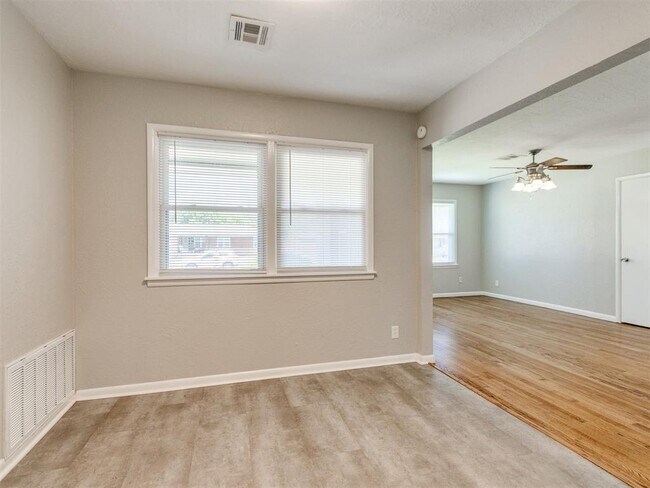 Building Photo - 710 Highland Pkwy