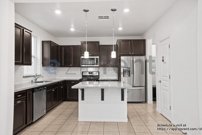 Building Photo - 1339 Sauvignon St