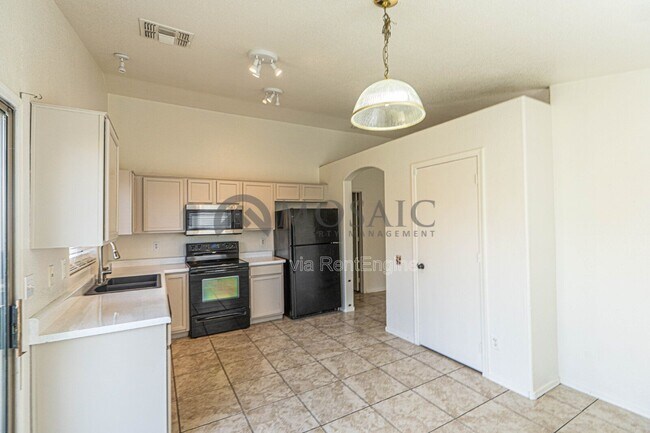 Building Photo - 8646 E Nido Ave