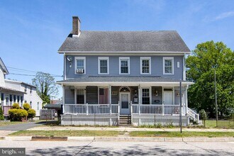 Building Photo - 330-332 E Broadway-330-332