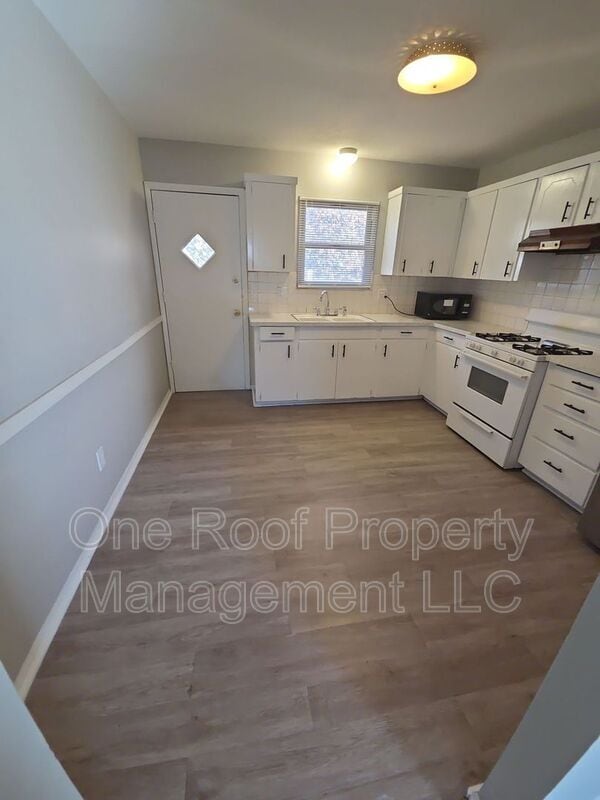 Building Photo - 3219 N 52nd St