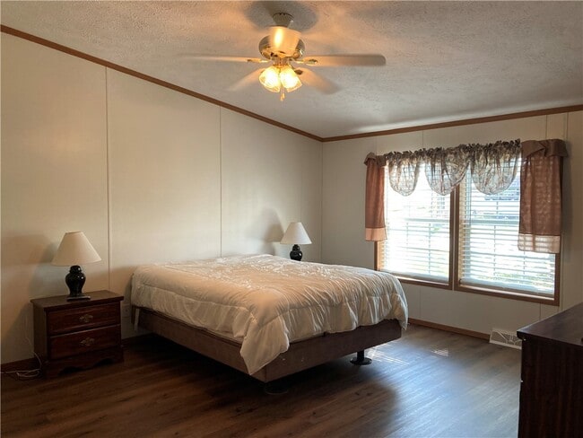 Building Photo - 1447 Rochester St