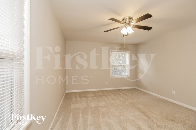 Building Photo - 1722 Aster Ln