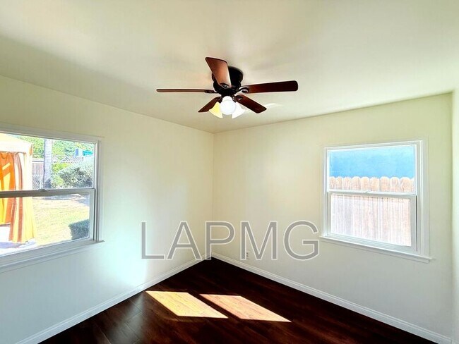 Building Photo - 17535-17537 Baltar Street