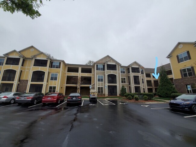 Building Photo - B3 2bed, 2 bath