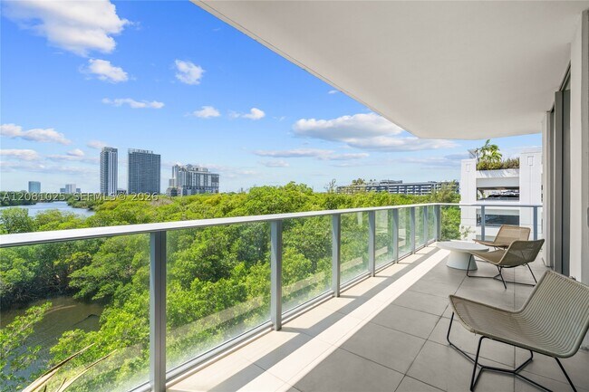 Building Photo - 17111 Biscayne Blvd
