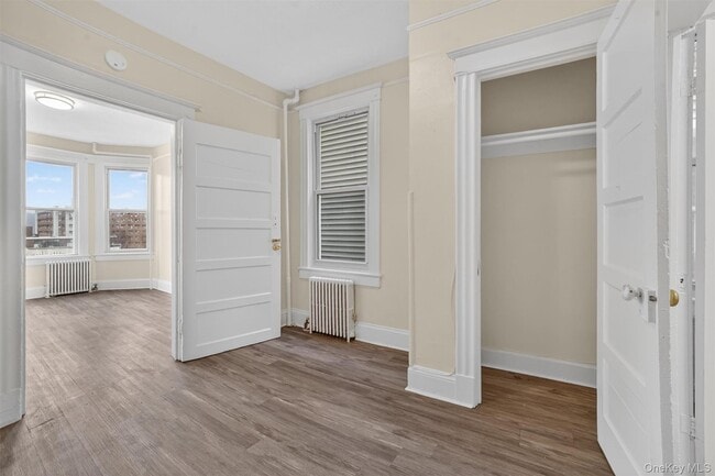 Building Photo - 52 Groshon Ave