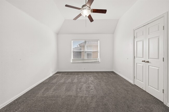 Building Photo - 5519 Jay Thrush Dr