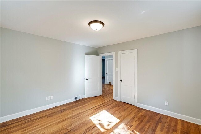 Building Photo - 1120 Liberty Rd