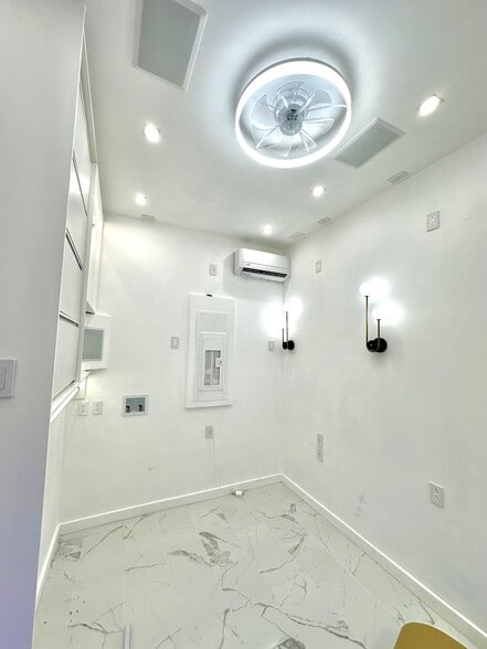 Building Photo - 196 Danforth Ave