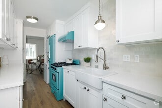 Interior Photo - 314 N Venice Blvd