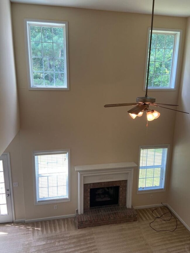 Building Photo - 4BR Home w/ Fireplace + 2-Car Garage in Snellville