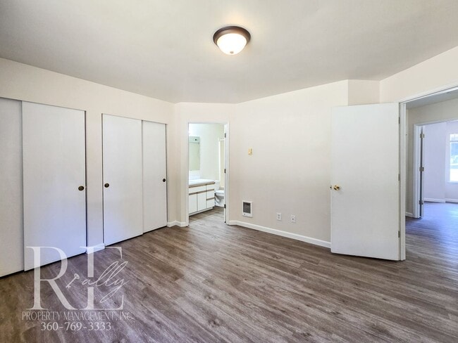 Building Photo - Quiet 3BR Duplex with Garage & Big Yard on...