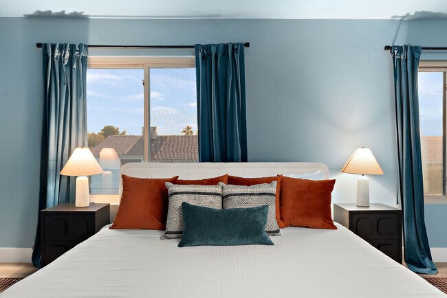 Building Photo - 7157 W Windrose Dr