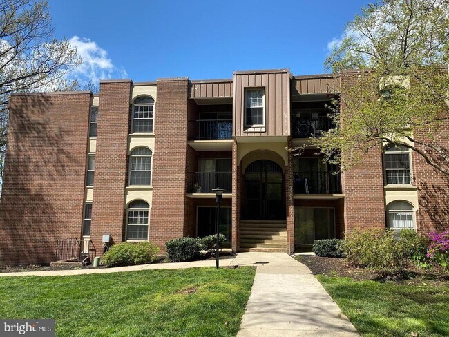 Building Photo - 3304 Woodburn Rd