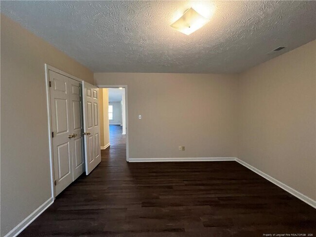 Building Photo - 2587 Gotts Ln