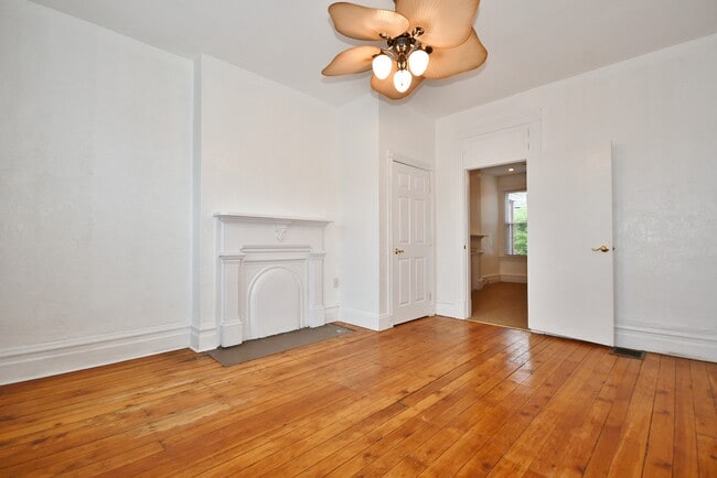 Building Photo - 121 S 16th St