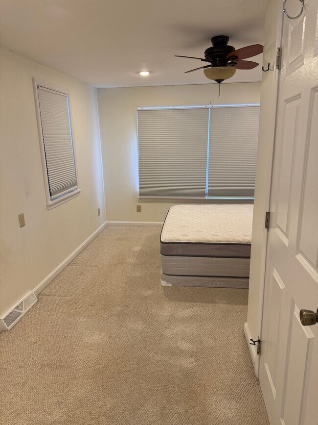 Building Photo - 558 Shippensburg Rd