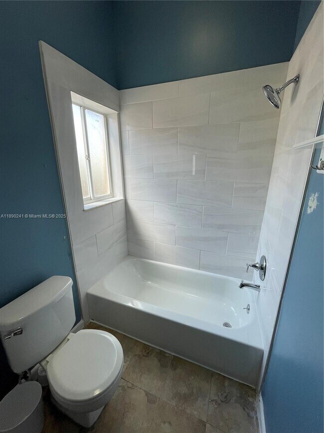 Building Photo - 10223 SW 156th Ave