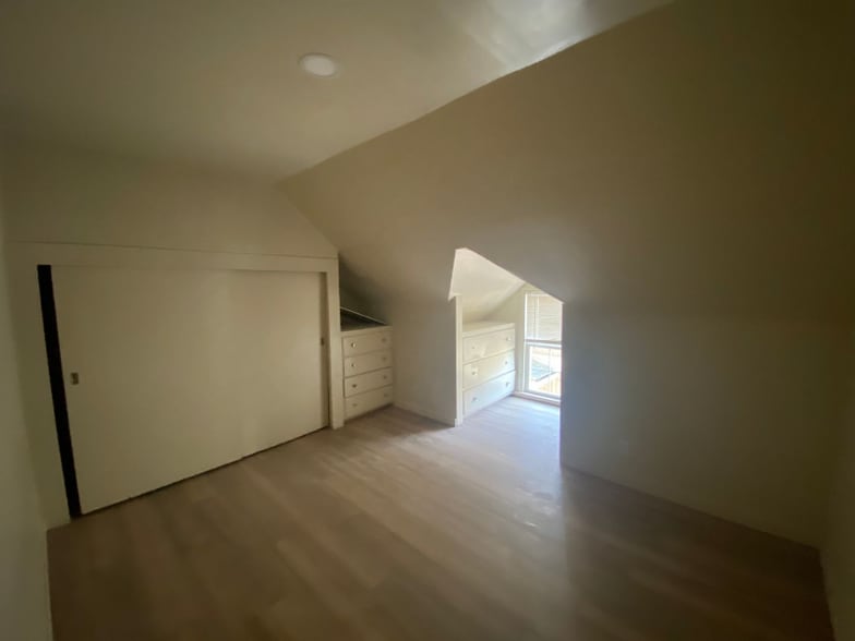 Building Photo - 732 Chestnut St