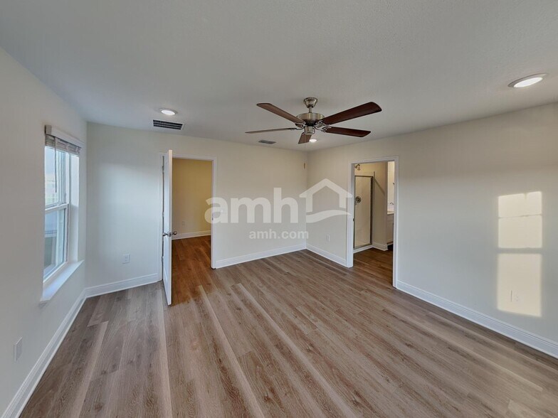 Building Photo - 5976 Sycamore Pl St