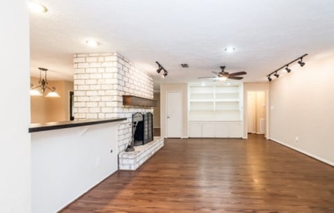 Building Photo - 10127 Sagerock Dr