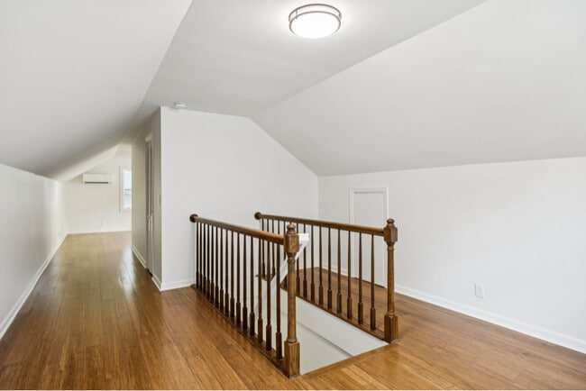 Building Photo - 1332 Columbia Ave