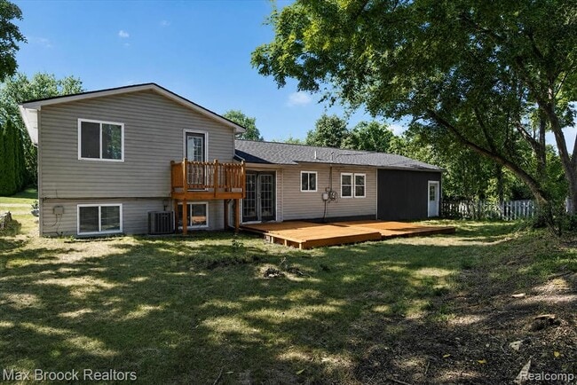 Building Photo - 2120 Daintree Ave