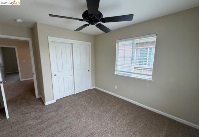 Building Photo - 111 Tennyson Ct