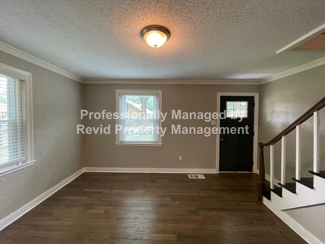 Building Photo - 1137 Catalina St