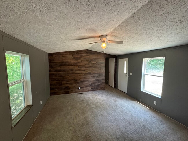 Building Photo - 871 Fairgarden Cir