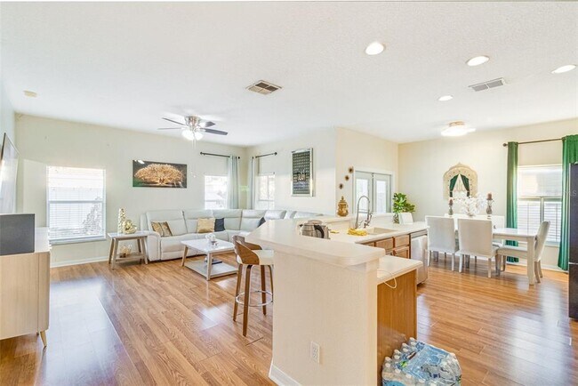 Building Photo - 763 Star Pointe Dr