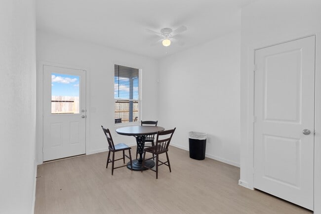 Building Photo - 319 Bismuth Dr