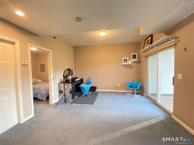 Building Photo - 1303 Bradford Dr