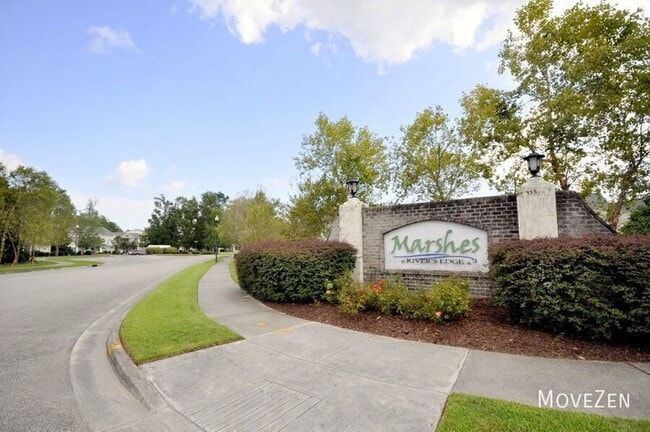 Building Photo - 210 Fullford Ln