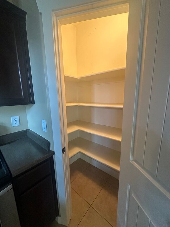 Building Photo - BEAUIFUL HOME!!!