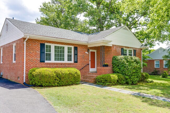 Primary Photo - 1705 Pamela Dr