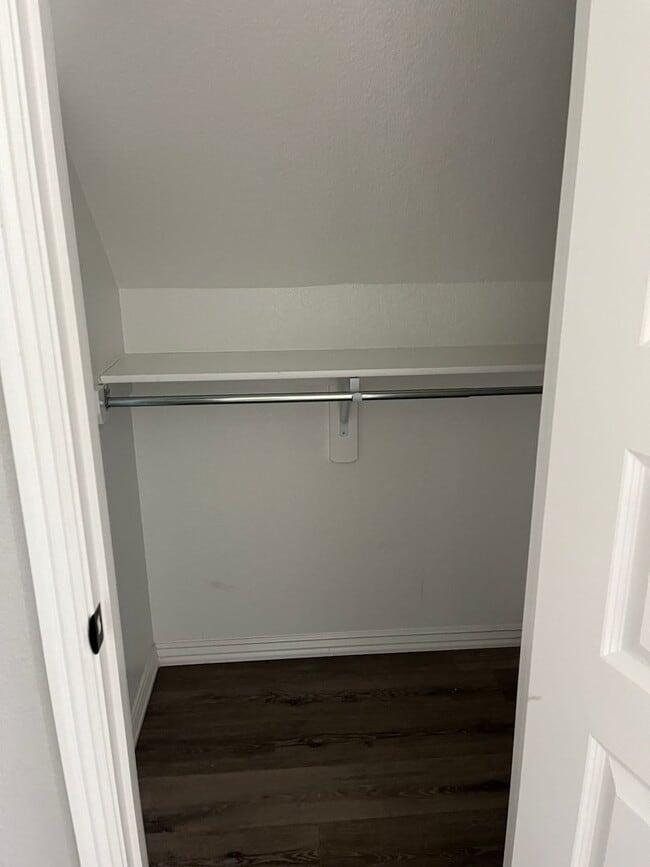 Building Photo - COX-NORTHRIDGE DRIVE TOWNHOMES