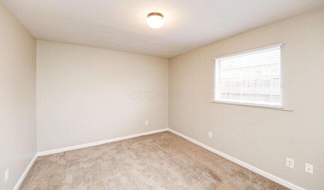 Building Photo - 458 Miller Ave