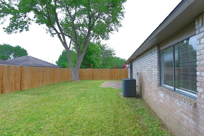 Building Photo - 24018 Reagon Canyon Dr