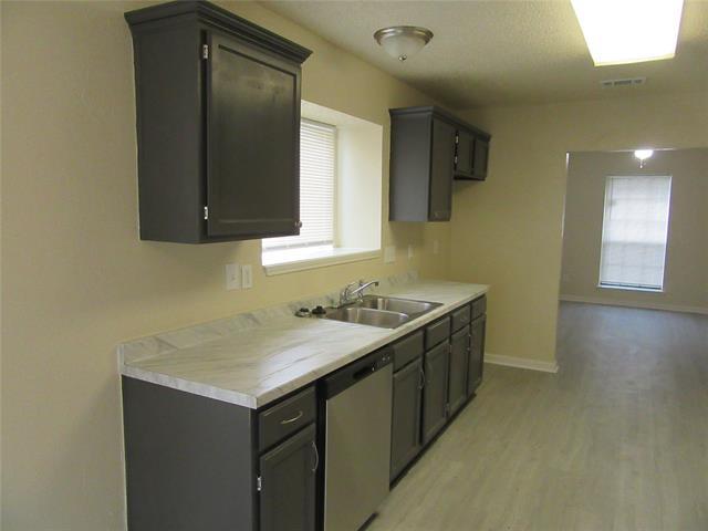 Building Photo - 1345 Roan Dr