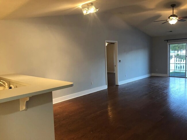 Building Photo - 698 Pepperbush Dr