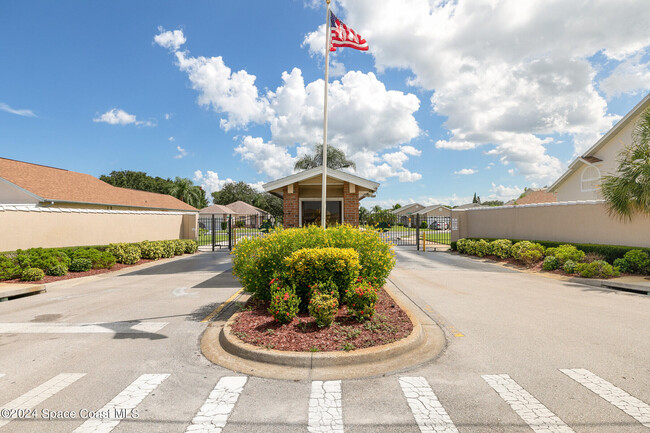 Building Photo - 900 S Fork Cir