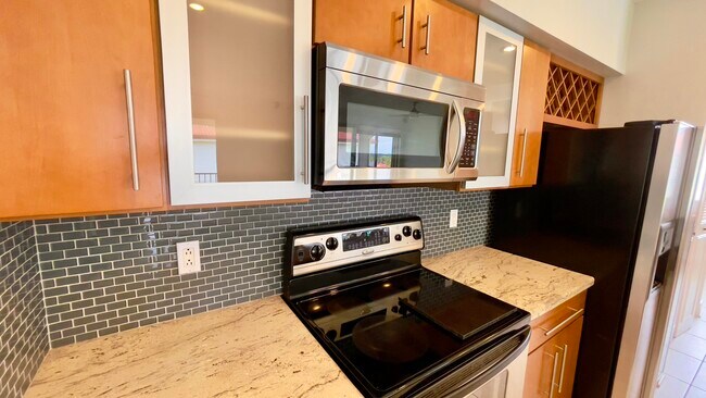 Building Photo - 107 Half Moon Cir